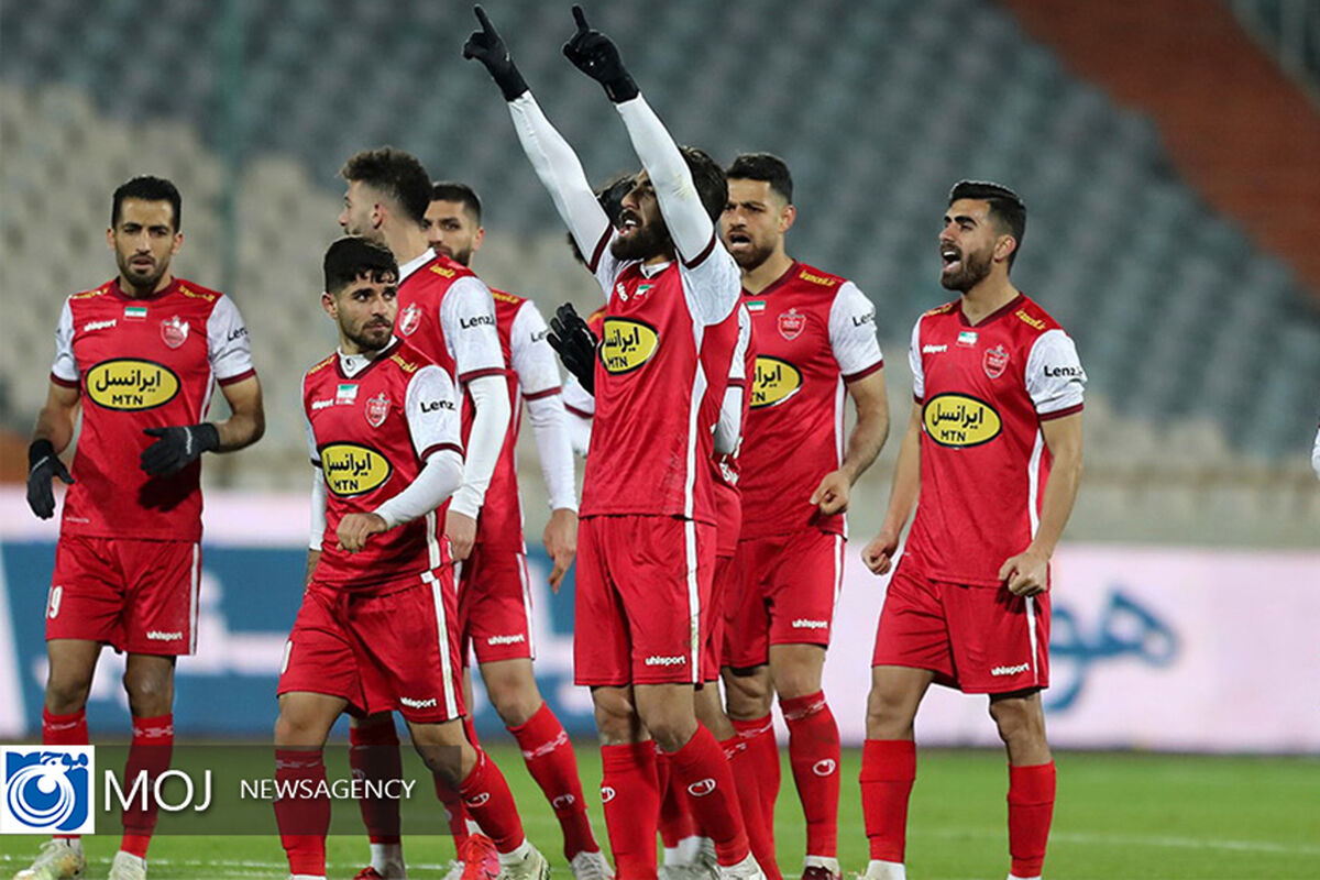 دیدار تیم های فوتبال پرسپولیس و ون پارس