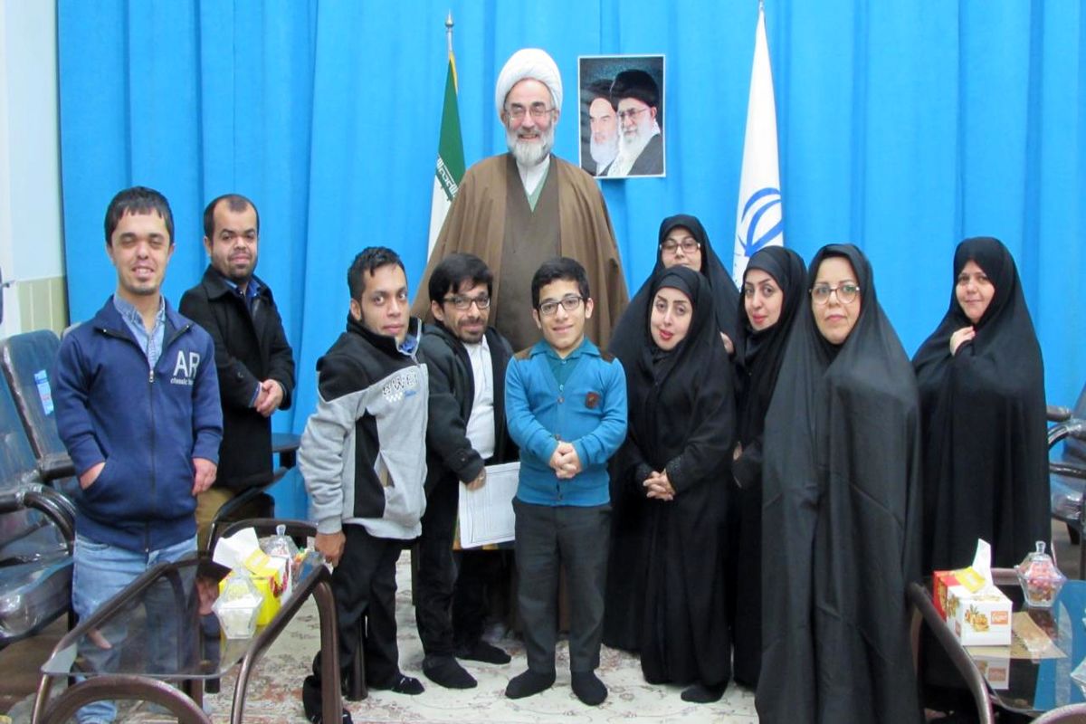 آیت الله فلاحتی در دیدار با اعضای موسسه ستاره های بلند همت