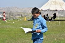 استمرار برنامه‌های ترویج کتابخوانی ایل‌نشینان/ با طرح «آب و کتاب»، کتاب به عشایر فارس رسید