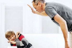 والدین، عامل اصلی خشونت کودکان هستند