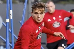 قلعه‌نویی از احتمال حضور دنیس اکرت در تیم ملی فوتبال ایران خبر داد