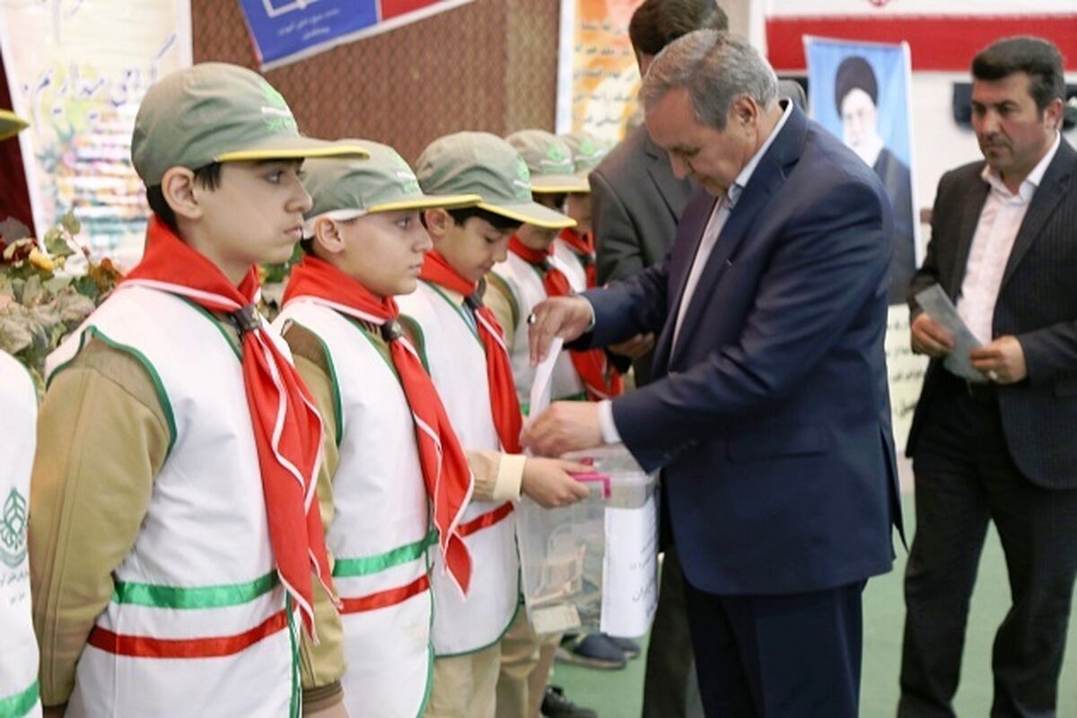 دانش آموزان