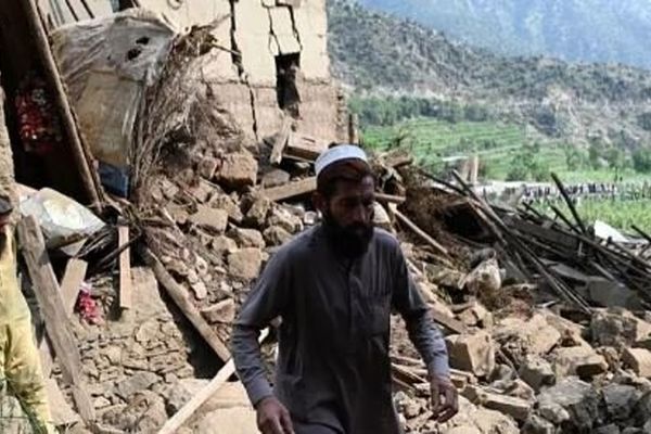 بیش از ۱۰۰ تن اقلام هلال‌احمر ایران برای زلزله‌زدگان افغانستان ارسال شد