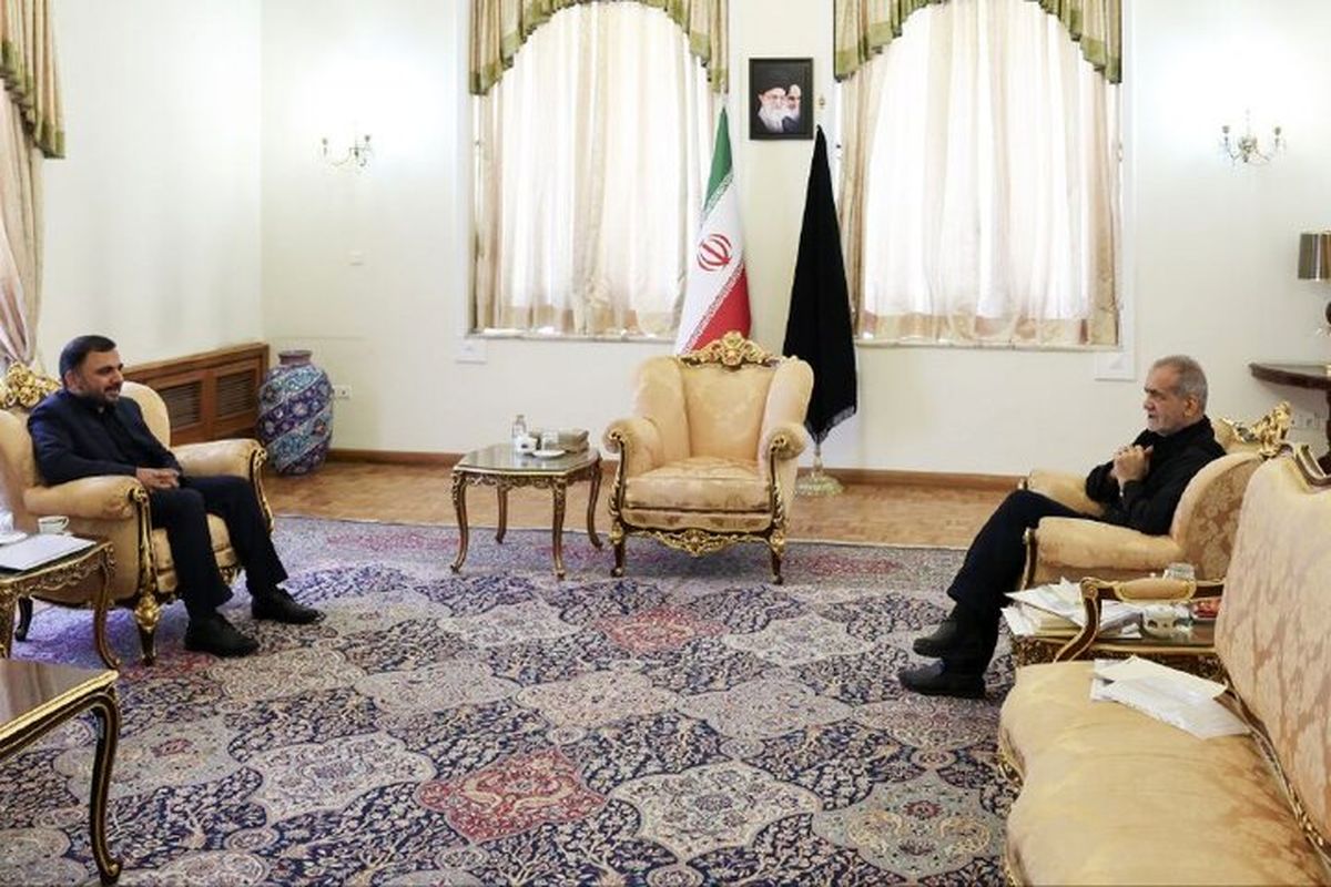وزیر ارتباطات در دیدار با مسعود پزشکیان