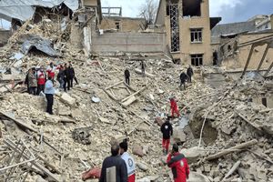 حمله دشمن به یک منطقه مسکونی در کرمانشاه ۳ شهید برجای گذاشت