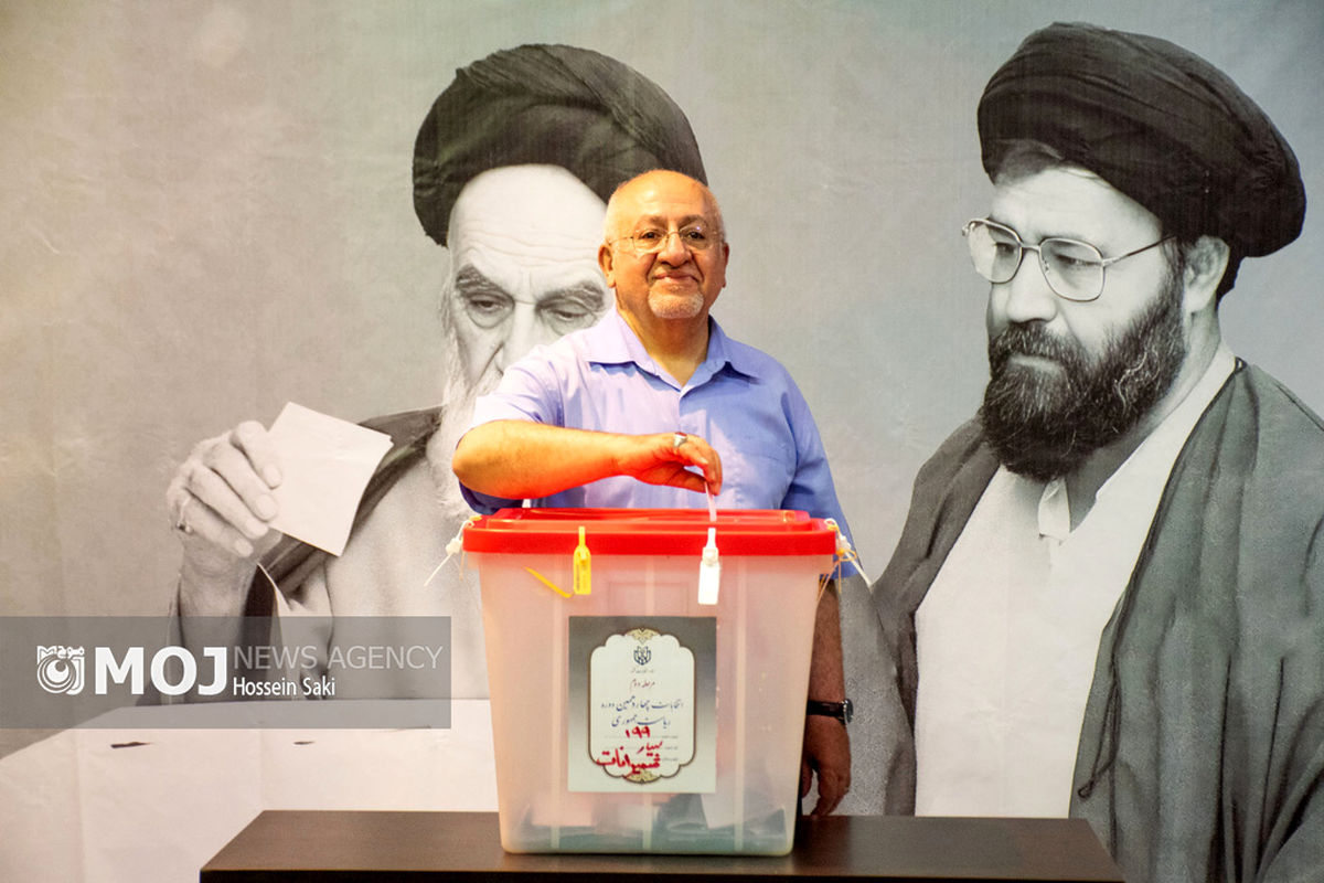 انتخابات چهاردهمین دوره ریاست جمهوری در حسینیه جماران