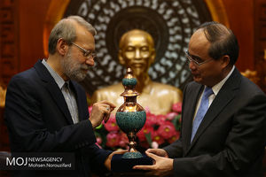 روز دوم سفر علی لاریجانی به ویتنام