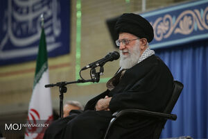 جنگ نرم همه‌جانبه‌ی دشمن، امروز قابل انکار نیست/در این جنگ، هنرمندان در حکم نیروهای مسلح در جنگ سختند