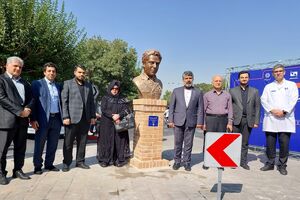 سردیس دکتر ضیاالدین زندیان رونمایی شد/ پزشکان عزیز با شما حالمان خوب است