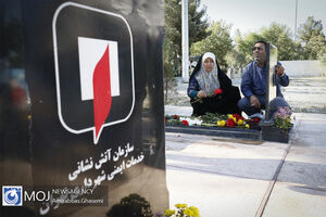 گرامیداشت روز آتش نشان در قطعه شهدای پلاسکو