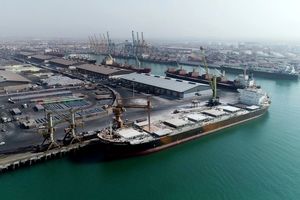 آغاز تخلیه بیست‌و‌چهارمین کِشتی کالای اساسی در بندر شهید رجایی