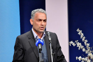 خبرنگاران در زمینه دانایی‌‎بخشی به مردم اقدام کنند