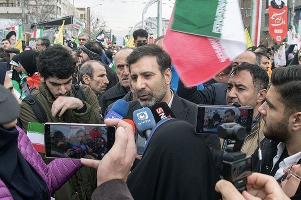 مسئولان با حل مشکلات معیشتی، قدردان حضور مردم باشند