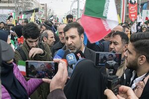 مسئولان با حل مشکلات معیشتی، قدردان حضور مردم باشند