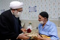 والدین شهدا مایه افتخار ملت ایران و الگوهای فداکاری، صبر و استقامت هستند