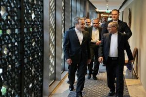 احوالپرسی دیپلماتیک عراقچی با نمایندگان آمریکا در مسقط