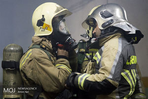 انبار مواد غذایی بادگیران طعمه حریق شد