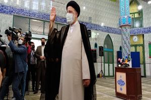 آیت الله رئیسی رای خود را به صندوق انداخت