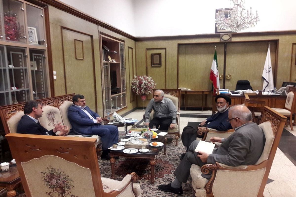 همتی و وزیر امور دارایی