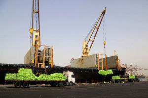 آغاز تخلیه 66هزارتن شکر در بندر شهید رجایی