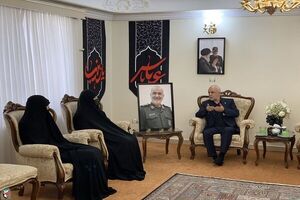 رئیس بنیاد شهید و امور ایثارگران با خانواده سردار شهید سلامی دیدار شد