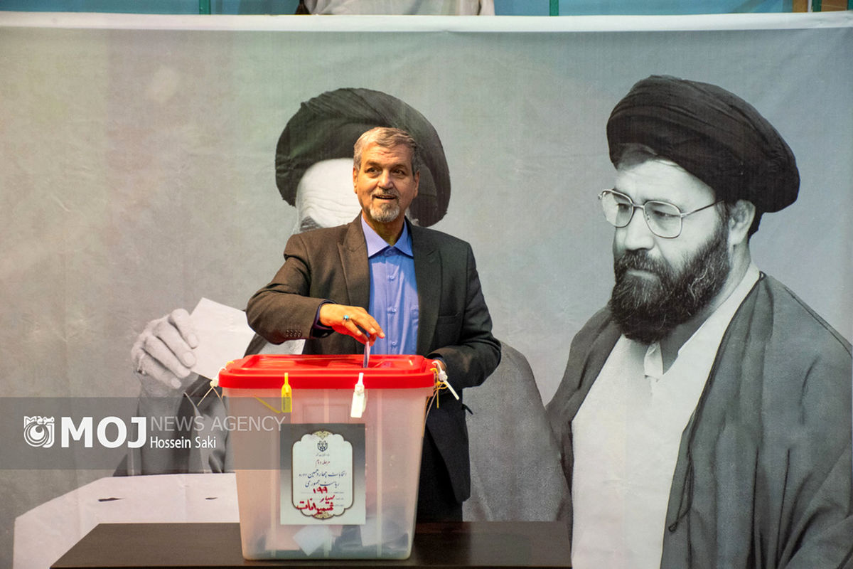 انتخابات چهاردهمین دوره ریاست جمهوری در حسینیه جماران