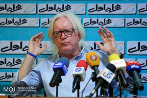 وینفرد شفر سرمربی صنعت نفت آبادان شد