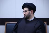 نورافشانی ۱۱۰ مسجد قم در شب عید غدیر