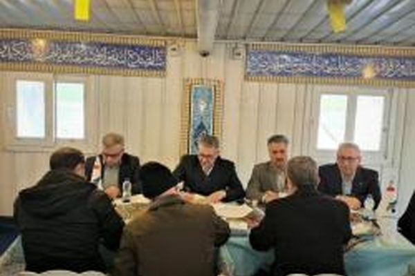 حضور سرپرست مدیرعامل بانک سرمایه در میز خدمت نماز جمعه تهران