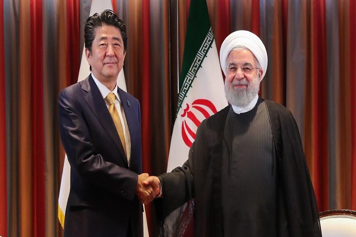 شینزو آبه و روحانی