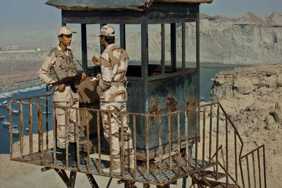 فیلم سینمایی بیگاه
