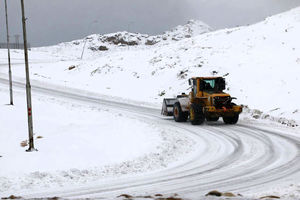 تداوم فعالیت سامانه بارشی و اجرای عملیات برف‌روبی ۱۲۰ هزار کیلومتر از راه‌های اصلی کشور