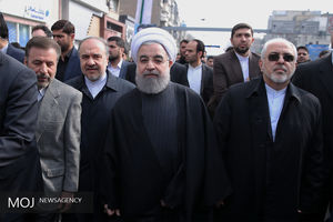 راهپیمایی رییس جمهور در یوم الله ۲۲ بهمن