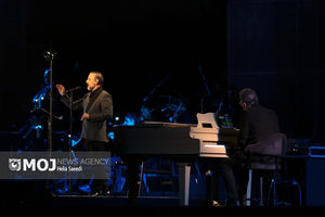 قطعه «۱۱ ماه و ۲۹ روز» علیرضا قربانی برای نخستین بار و به یاد همسر اجرا شد