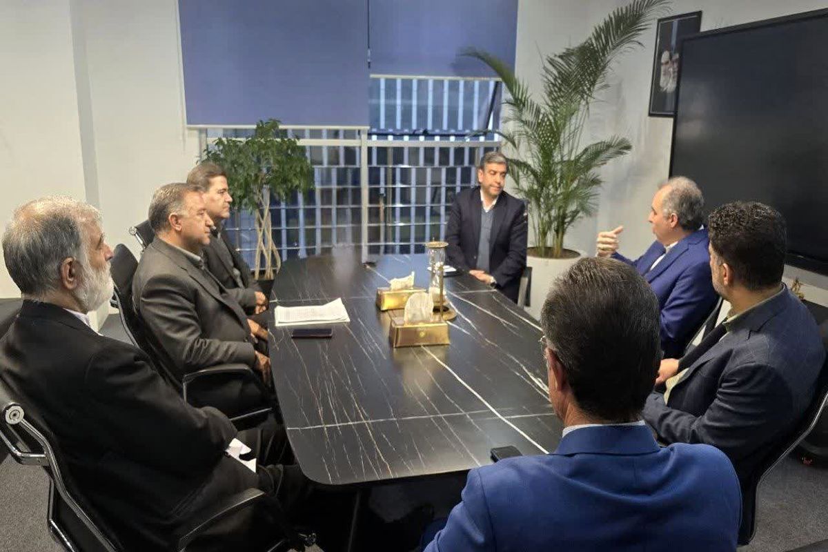 نشست استاندار اردبیل با هلدینگ باما