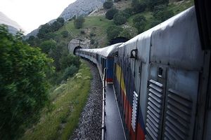 تجمع کارمندان استخدامی راه آهن مقابل مجلس