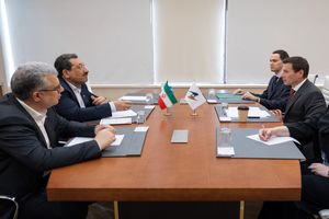 وزیر صمت در دیدار با مقام اوراسیا از تعمیق همکاری‌ها گفت