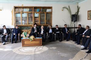 تبلیغ ظرفیت‌های گردشگری در سطح بین‌المللی و اولویت حفاظت از بناهای تاریخی