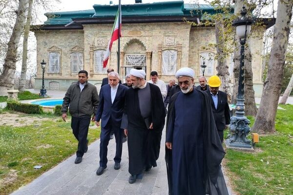 نمایندگان مجلس به کاخ سعدآباد رفتند