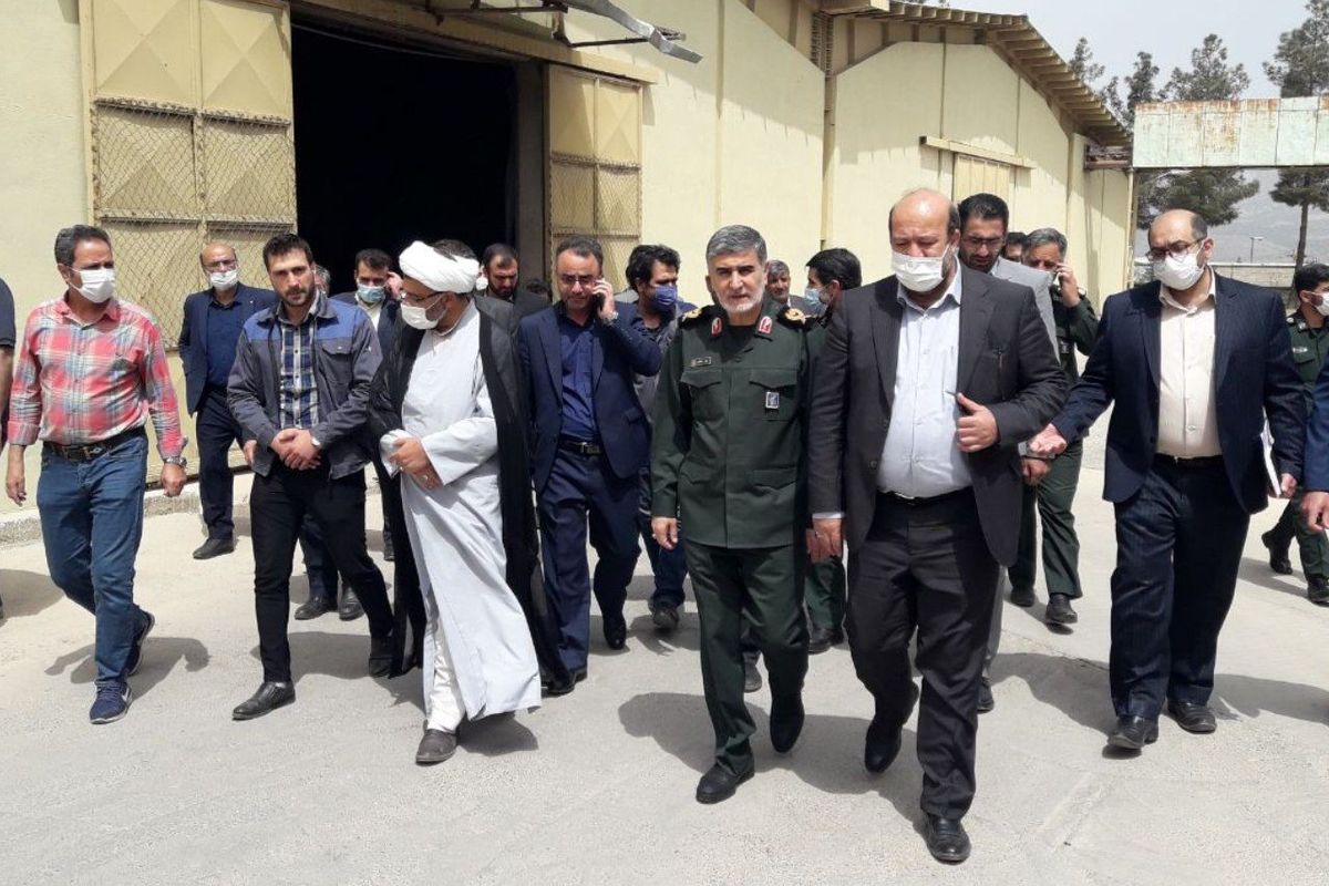 بازدید فرمانده سپاه ایلام از واحدهای تولیدی