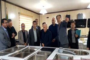استاندار مازندران پای صحبت صنعتگران نکا نشست