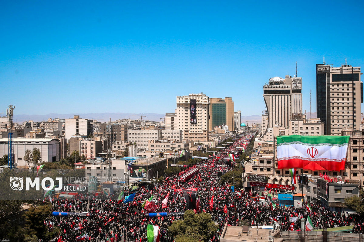 تشییع پیکر مطهر قائد شهید انقلاب اسلامی در مشهد مقدس