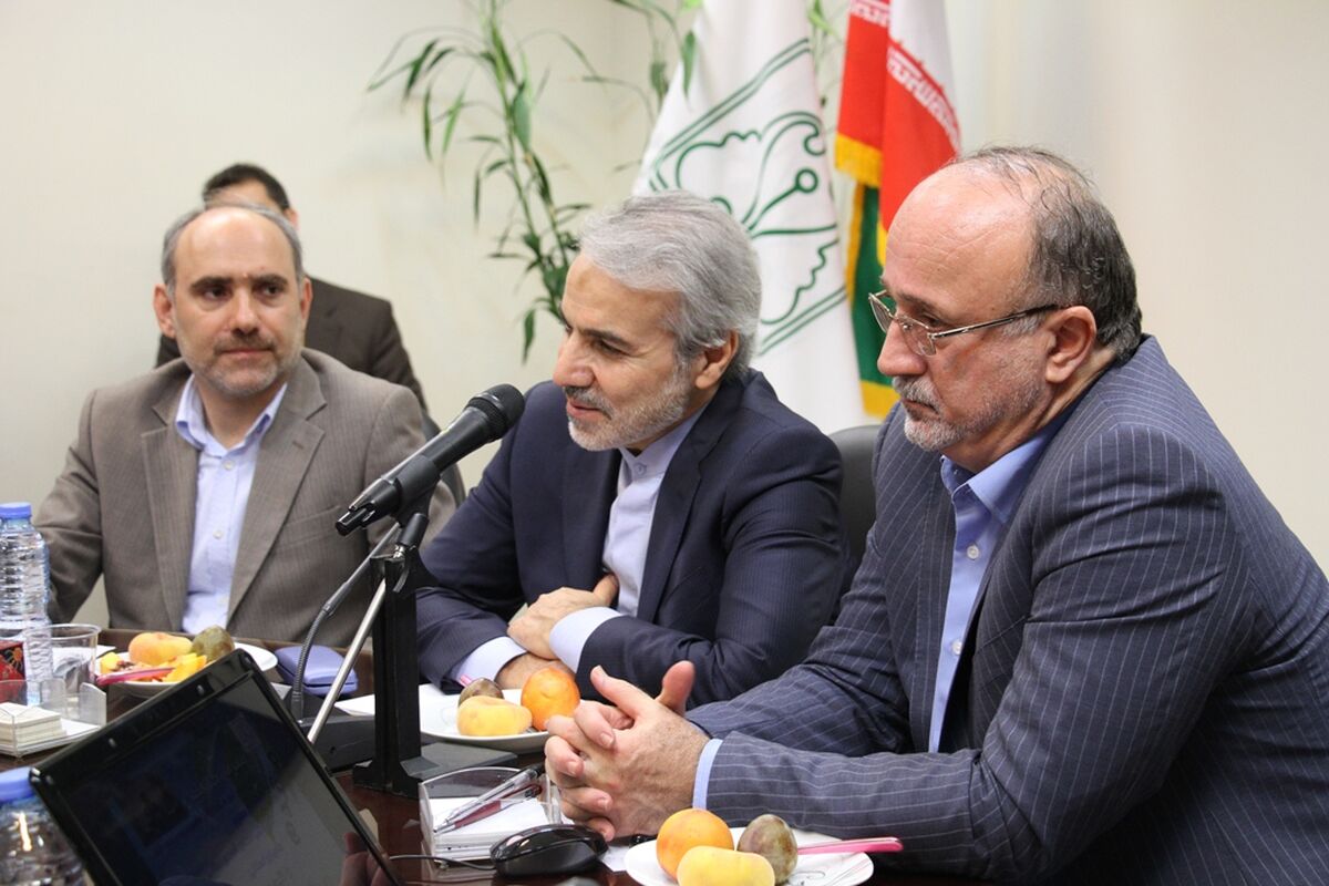دیدار با دانشگاهیان
