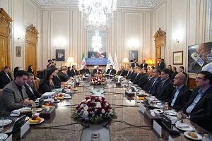 مجمع عمومی سالانه بانک ملی ایران با حضور وزیر اقتصاد برگزار شد