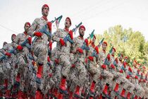 فرماندهان نیروهای مسلح با فرمانده معظم کل قوا تجدید بیعت کردند