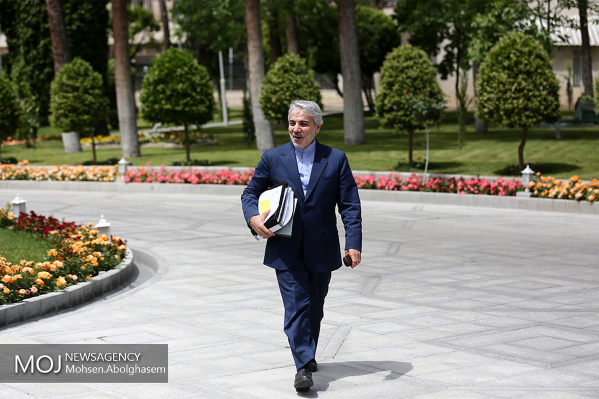 حاشیه جلسه هیات دولت -  ۱۸ اردیبهشت ۱۳۹۸/محمد باقر نوبخت رییس سازمان برنامه و بودجه