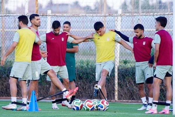 فرمانده قرارگاه خاتم با خانواده شهیدان نصیرزاده و دره‌باغی دیدار کرد