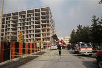 کارگر ساختمانی از حادثه جرثقیل تاور کرین نجات یافت / آسیب جزئی دست کارگر
