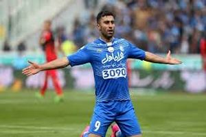 پرسپولیس به دنبال مهاجم سابق استقلال؟