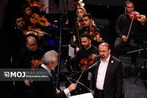 ارکستر موسیقی ملی ایران «آن‌ لحظه‌ها» را با خوانندگی عبدالحسین مختاباد به تالار وحدت می‌آورد